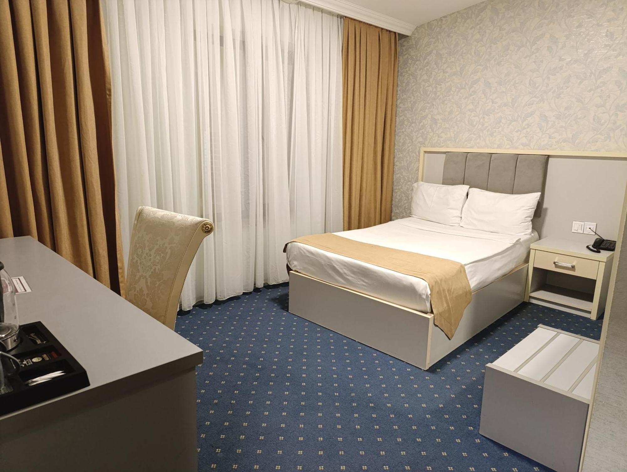 Hotel Alis