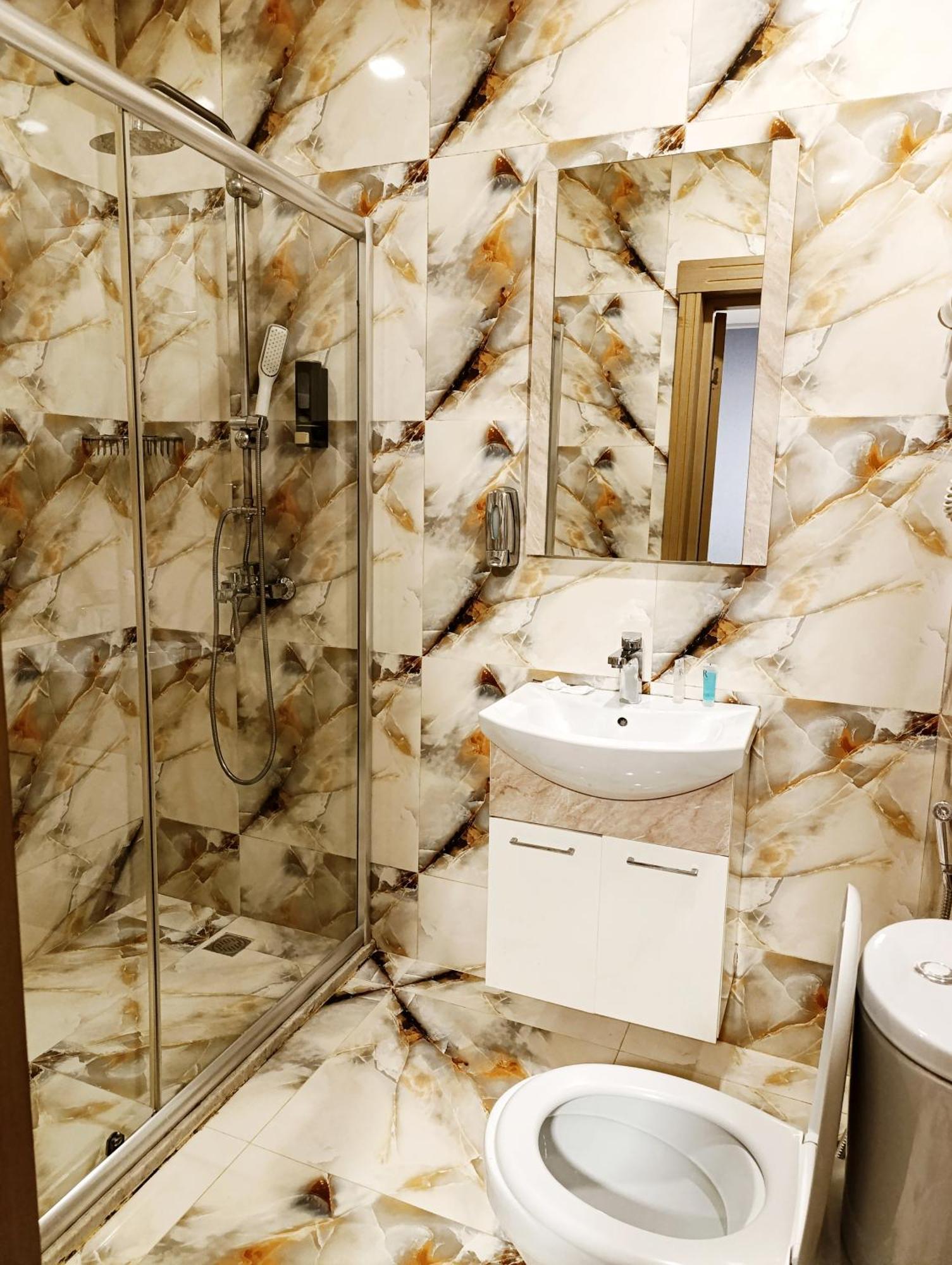 Alis Hotel 4*